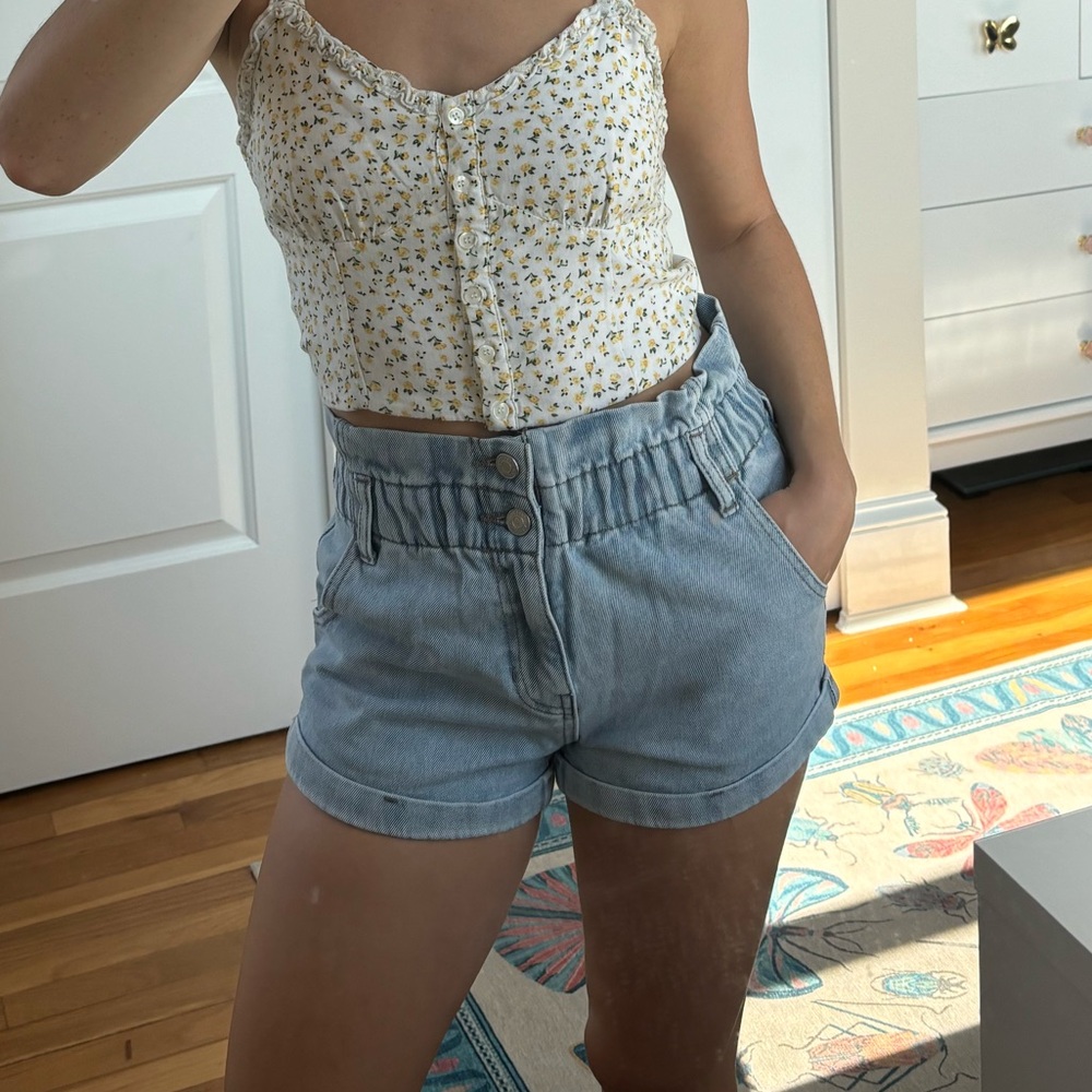 Scrunchy waist jean shorts
